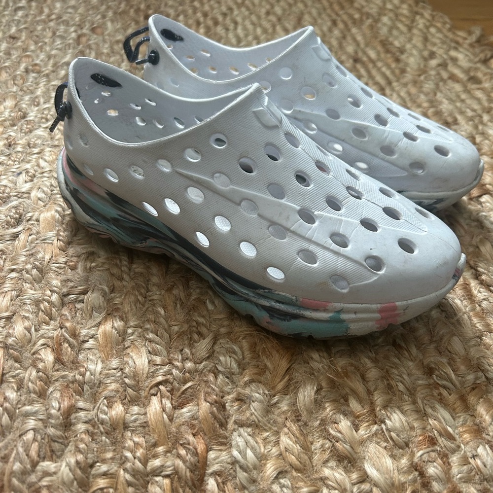 Kane Footware W6/M4 athletic recovery shoe